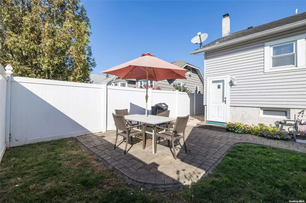 34 Central Parkway Merrick NY 11566