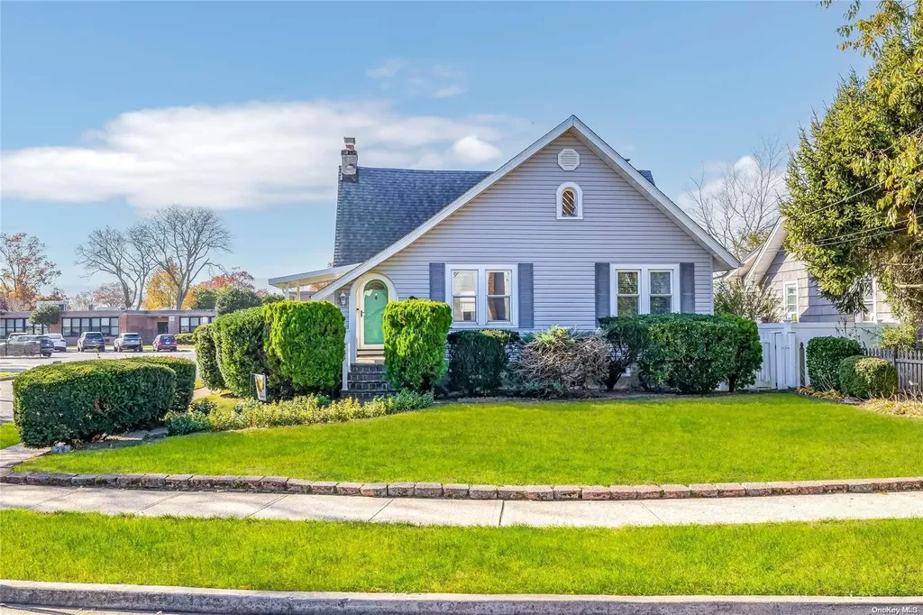34 Central Parkway Merrick NY 11566