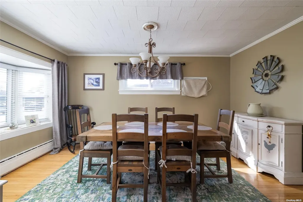 34 Central Parkway Merrick NY 11566