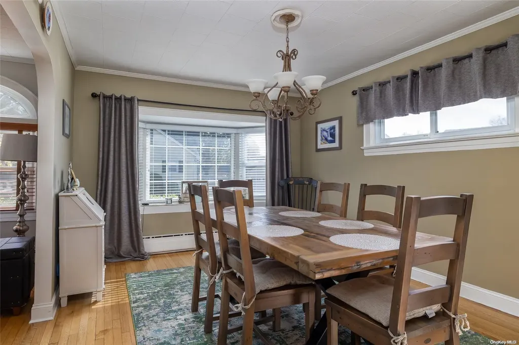 34 Central Parkway Merrick NY 11566