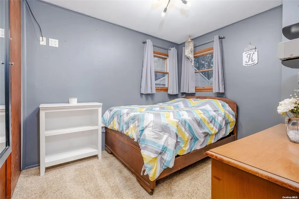 175 Park Lane Massapequa NY 11758