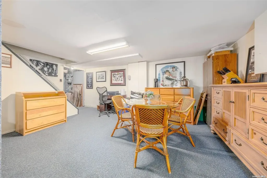 175 Park Lane Massapequa NY 11758