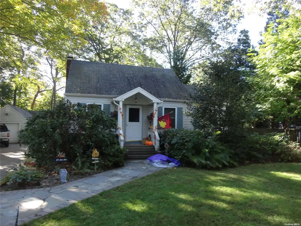 271 Lilac Lane Smithtown NY 11787