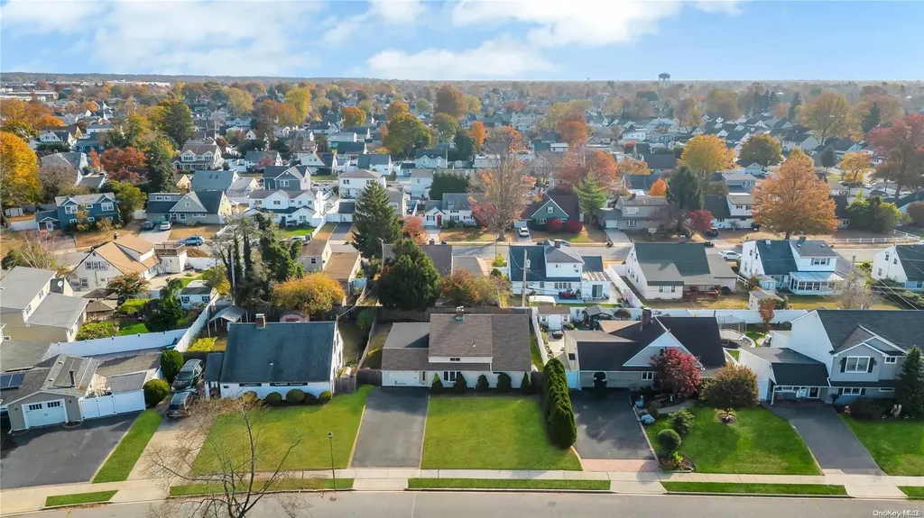 19 Coppersmith Road Levittown NY 11756