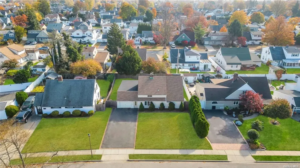 19 Coppersmith Road Levittown NY 11756