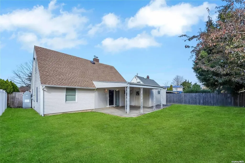 19 Coppersmith Road Levittown NY 11756