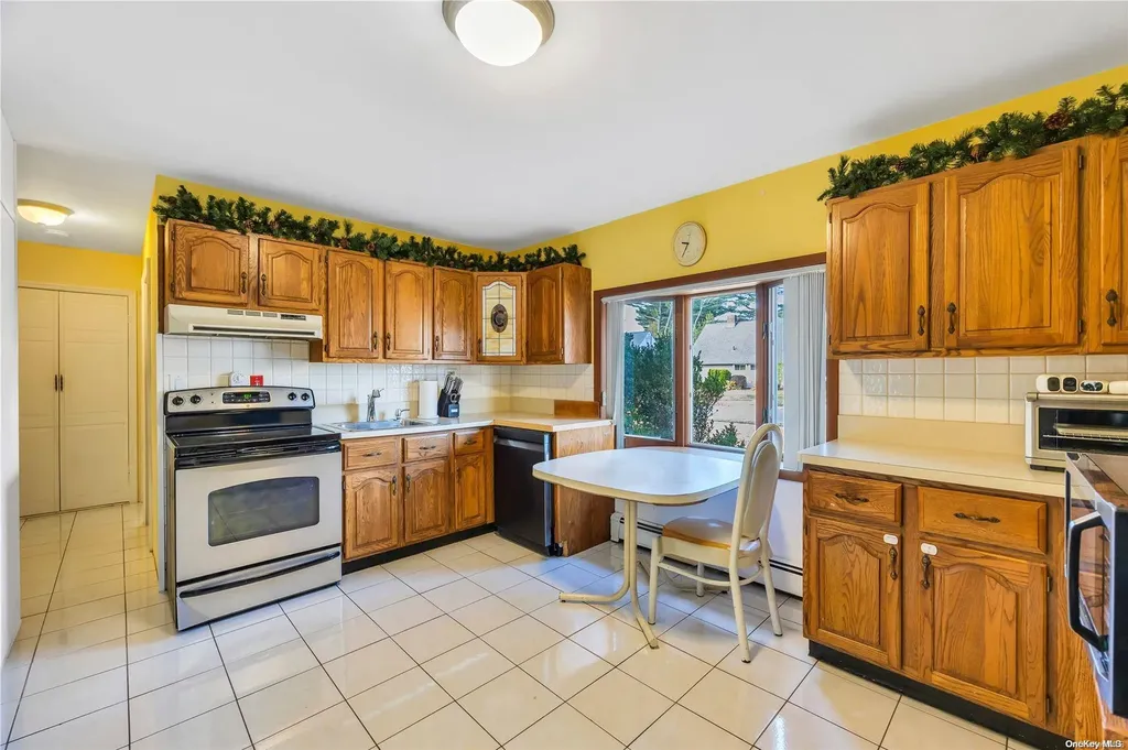 19 Coppersmith Road Levittown NY 11756