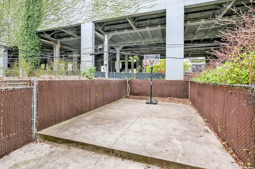 218 9th Street Brooklyn NY 11215