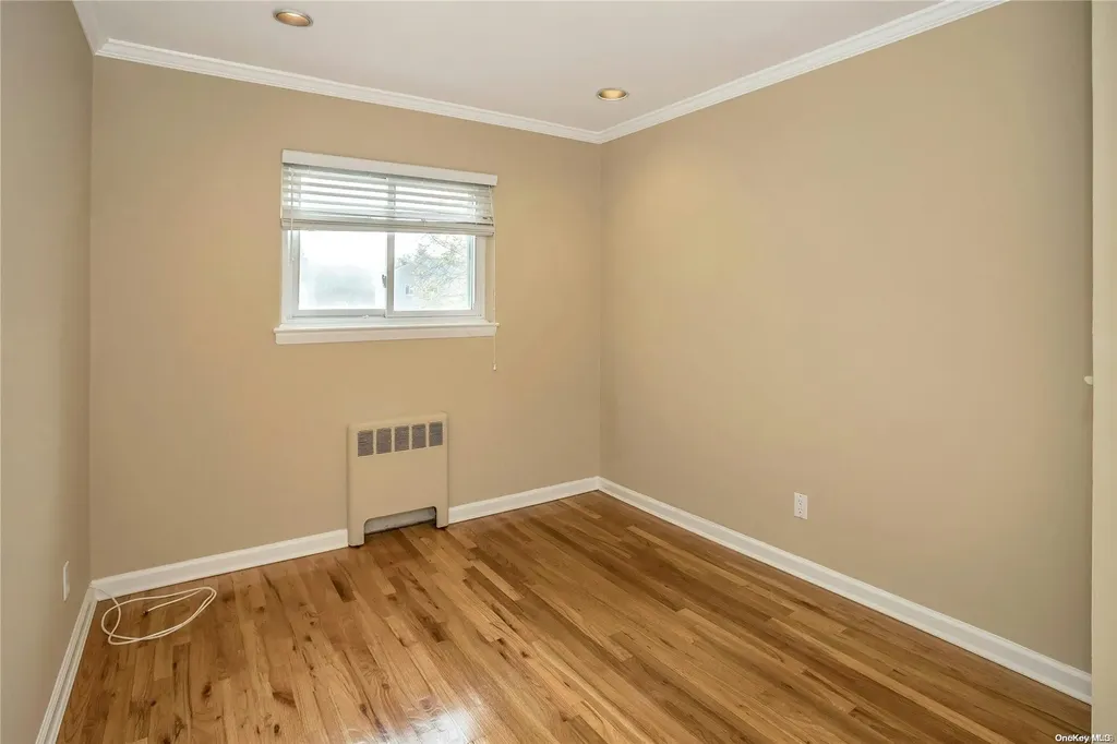 43 Briarwood Lane Plainview NY 11803