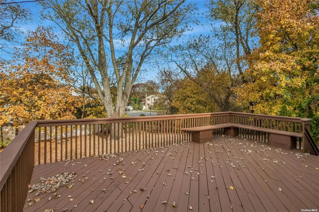 43 Briarwood Lane Plainview NY 11803