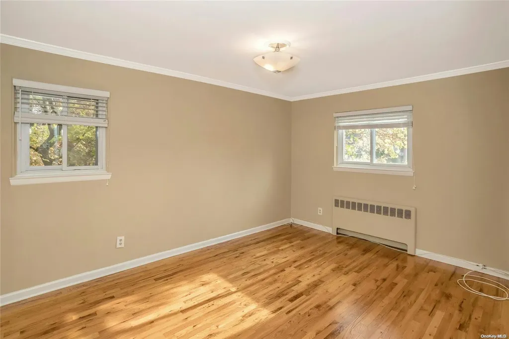 43 Briarwood Lane Plainview NY 11803