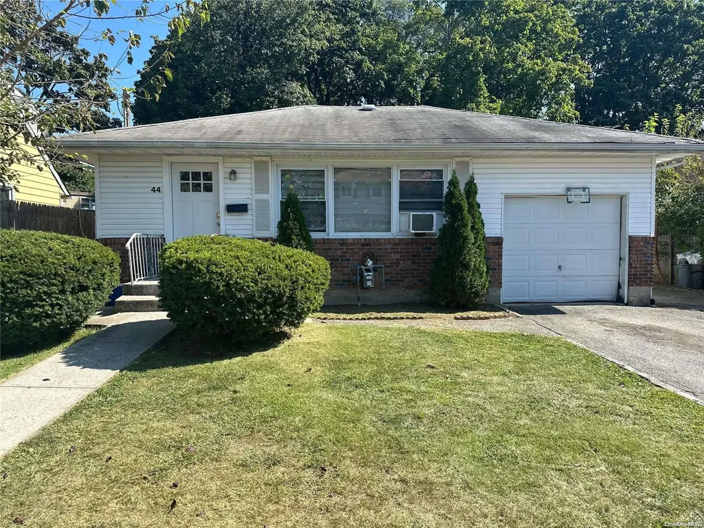 44 Harriet Avenue Hempstead NY 11550
