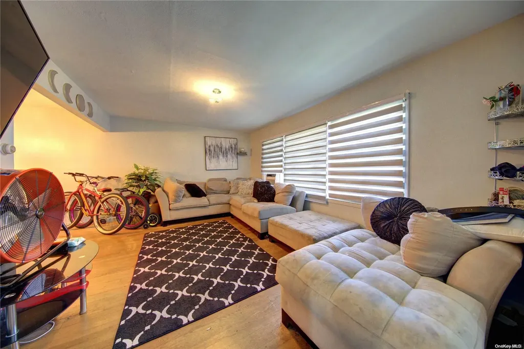 44 Harriet Avenue Hempstead NY 11550