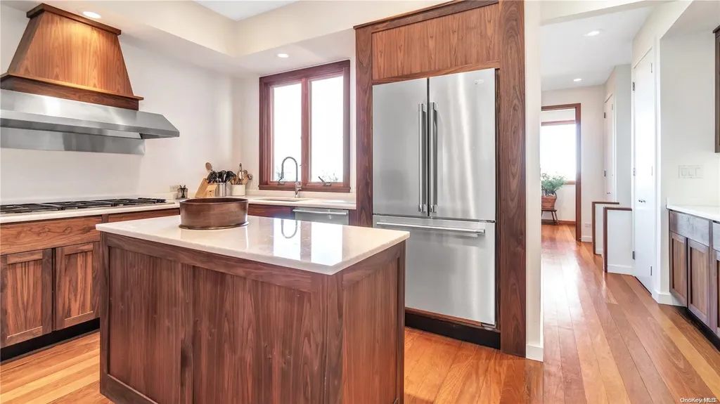 222 Dune Quogue NY 11959