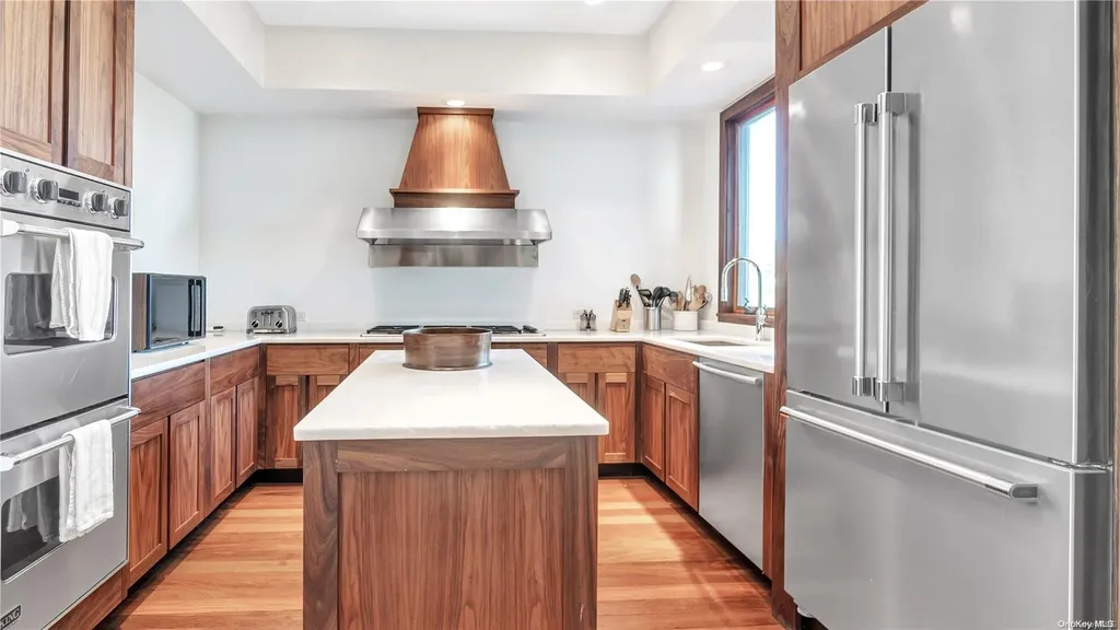 222 Dune Quogue NY 11959