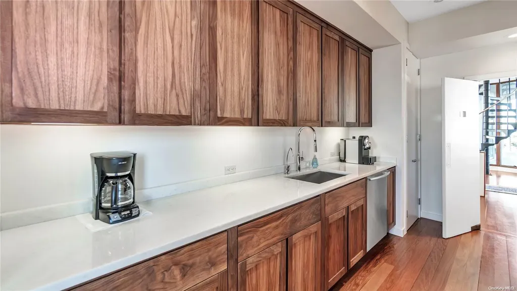 222 Dune Quogue NY 11959