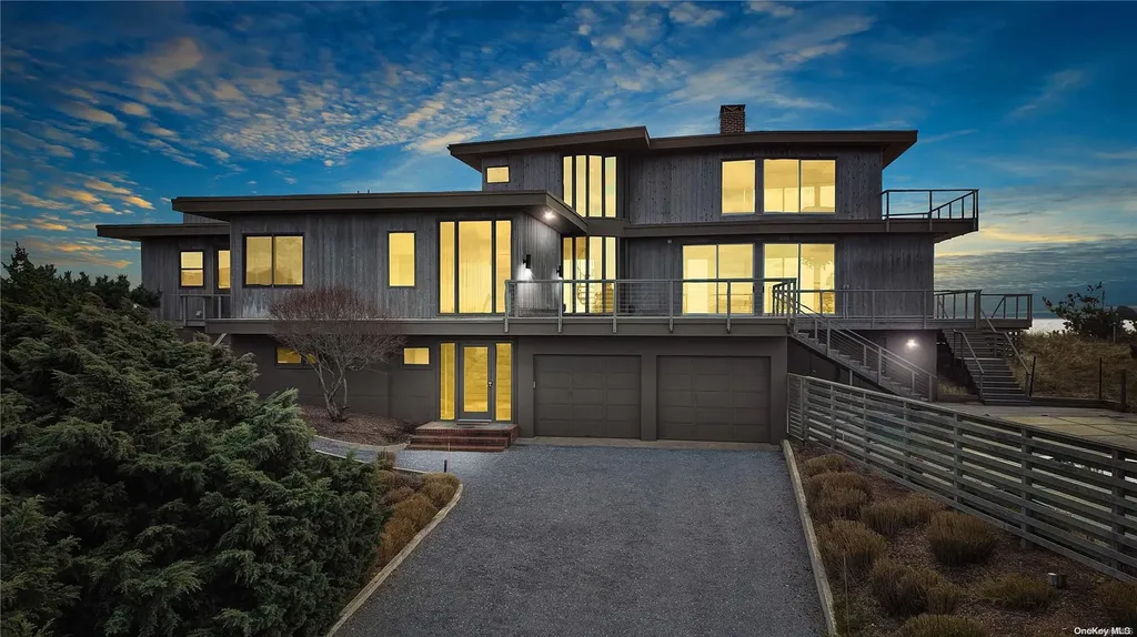 222 Dune Quogue NY 11959