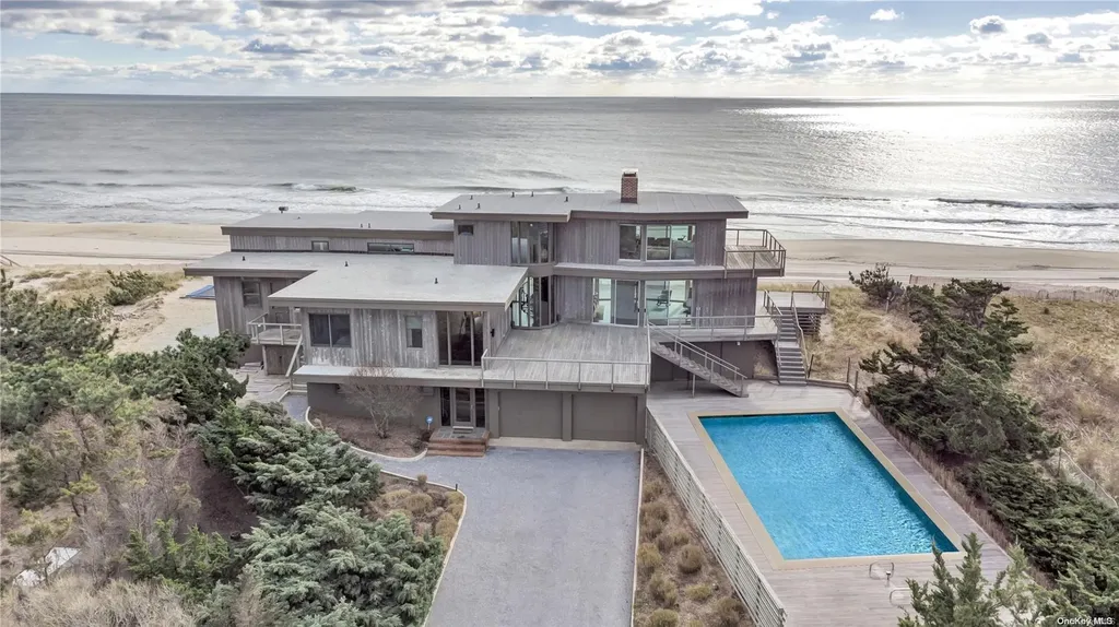 222 Dune Quogue NY 11959