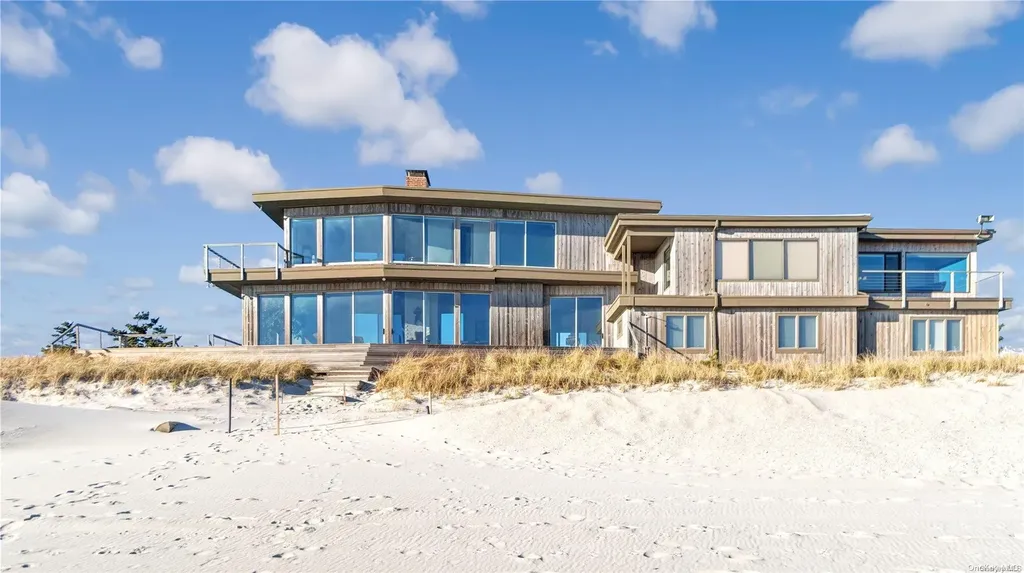 222 Dune Quogue NY 11959