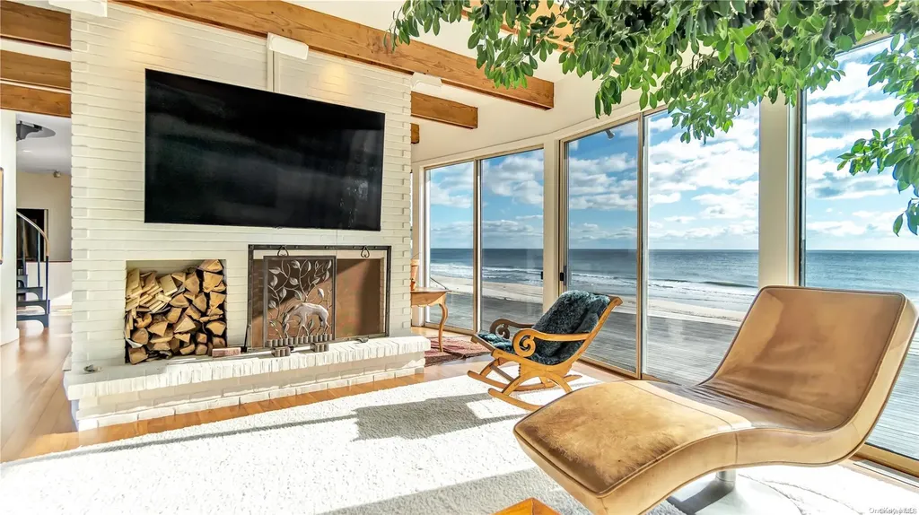222 Dune Quogue NY 11959