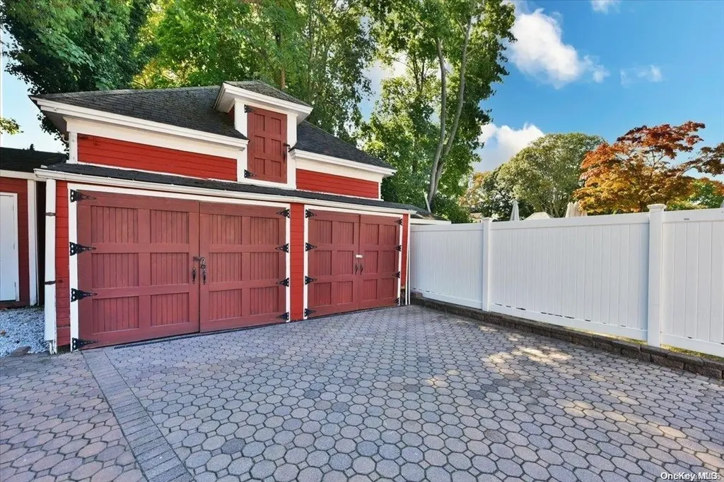 321 Archer Street Freeport NY 11520