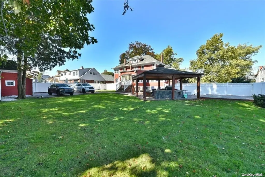 321 Archer Street Freeport NY 11520