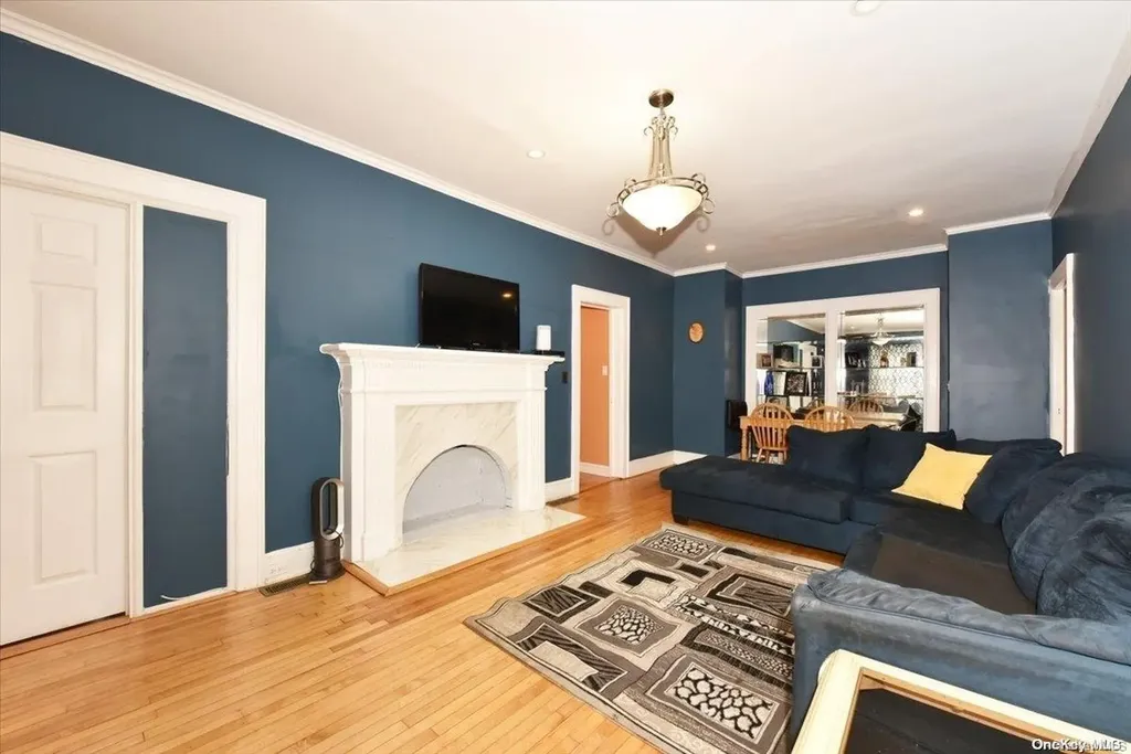 321 Archer Street Freeport NY 11520