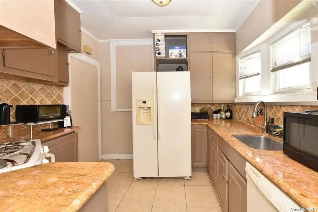 321 Archer Street Freeport NY 11520