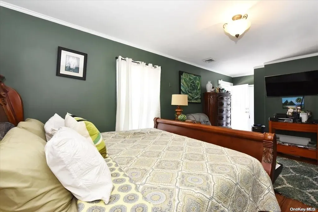 321 Archer Street Freeport NY 11520