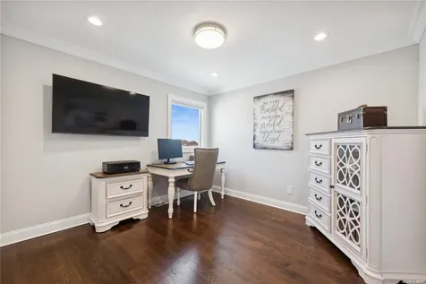 250 W Lido Promenade Lindenhurst NY 11757