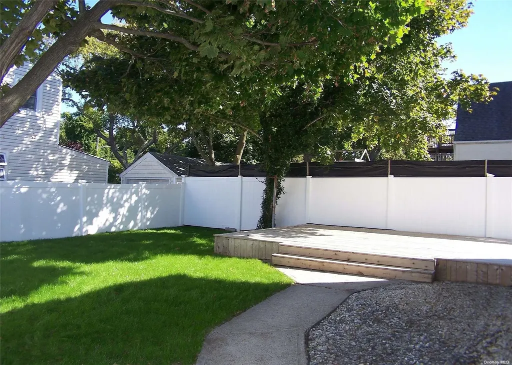 85 Irving Avenue Lindenhurst NY 11757
