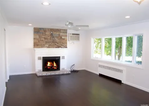 85 Irving Avenue Lindenhurst NY 11757