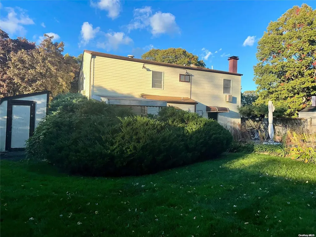 17 Summercress Lane Coram NY 11727