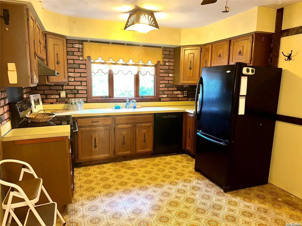 17 Summercress Lane Coram NY 11727