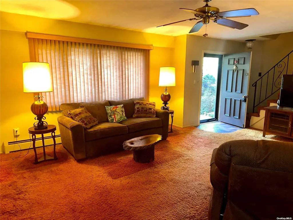 17 Summercress Lane Coram NY 11727