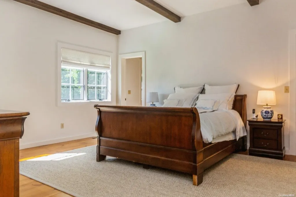 136 S Montauk Westhampton NY 11977