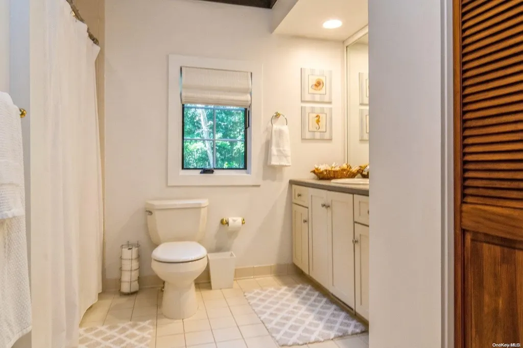 136 S Montauk Westhampton NY 11977