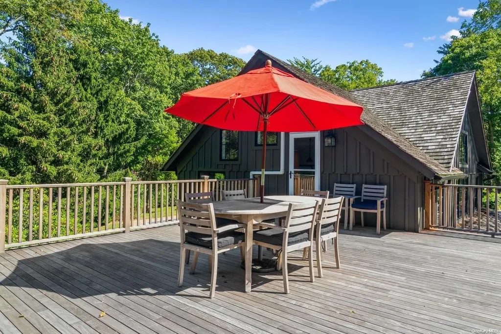 136 S Montauk Westhampton NY 11977