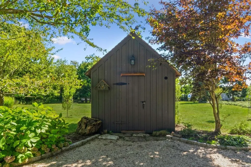 136 S Montauk Westhampton NY 11977