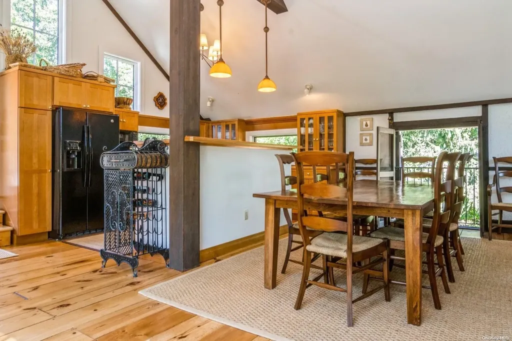136 S Montauk Westhampton NY 11977