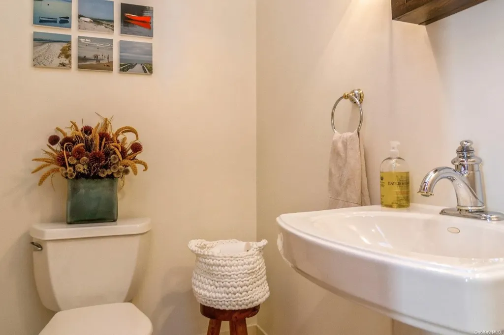 136 S Montauk Westhampton NY 11977