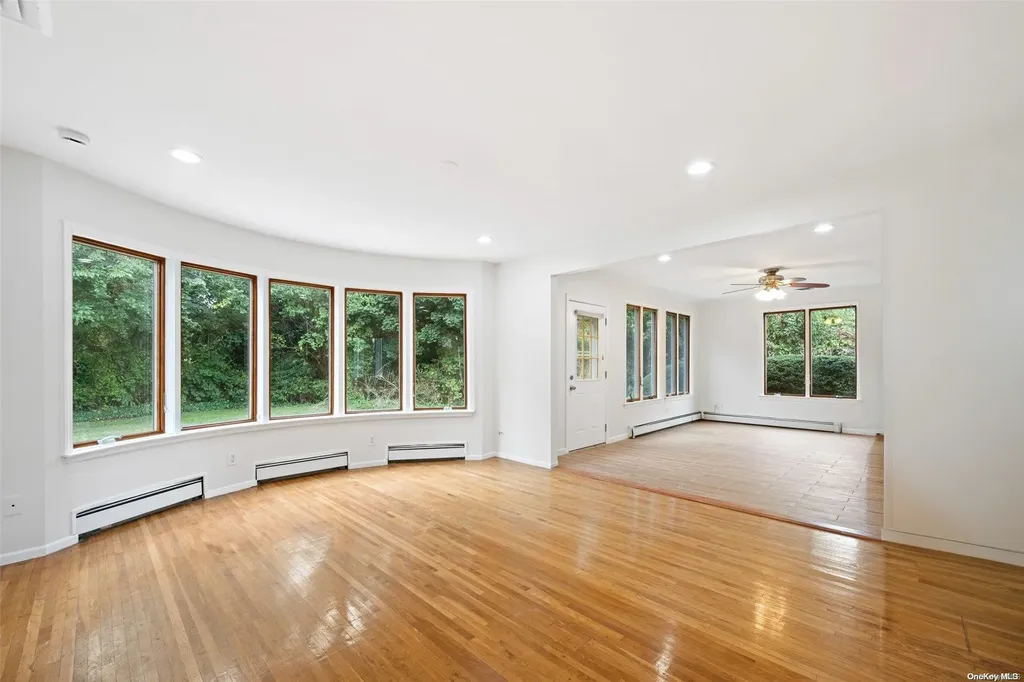 170 Crabapple Road Manhasset NY 11030