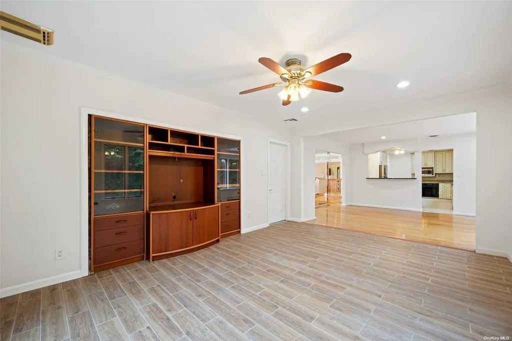 170 Crabapple Road Manhasset NY 11030