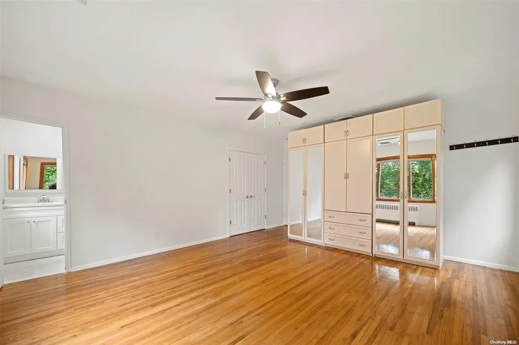 170 Crabapple Road Manhasset NY 11030