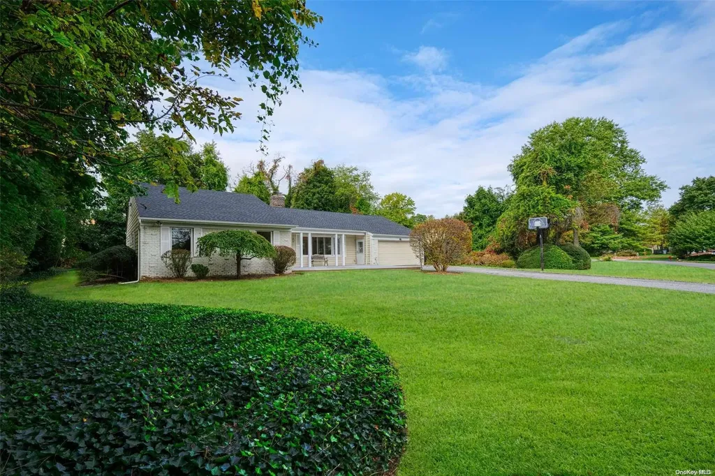 170 Crabapple Road Manhasset NY 11030