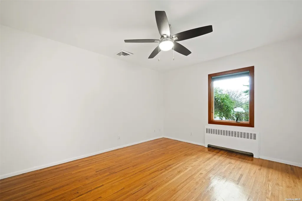 170 Crabapple Road Manhasset NY 11030