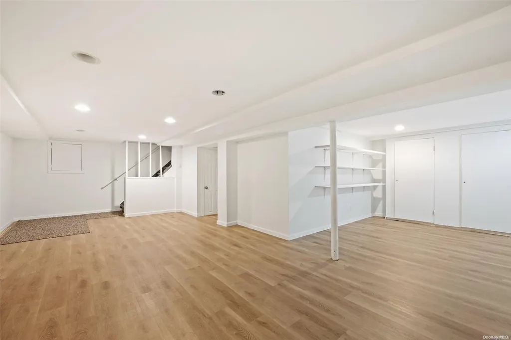 170 Crabapple Road Manhasset NY 11030
