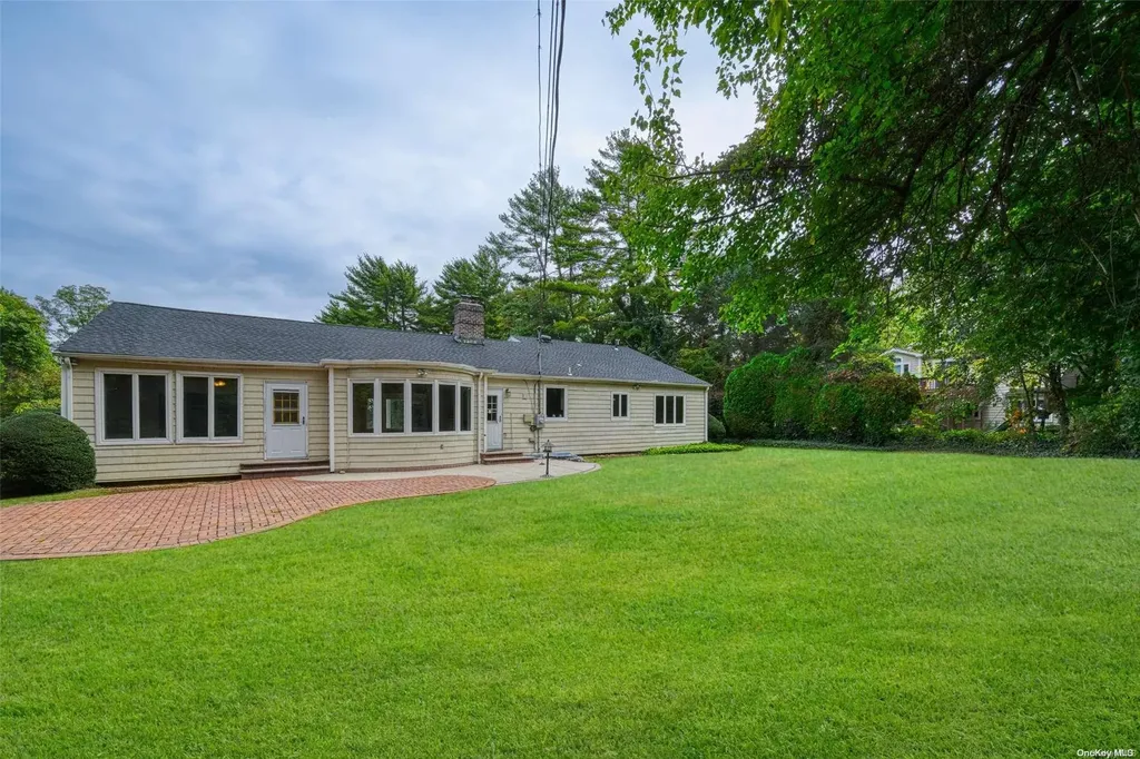 170 Crabapple Road Manhasset NY 11030