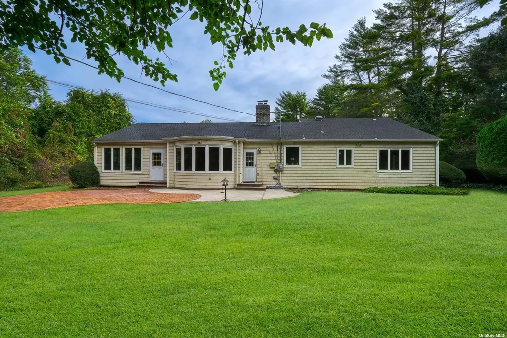 170 Crabapple Road Manhasset NY 11030