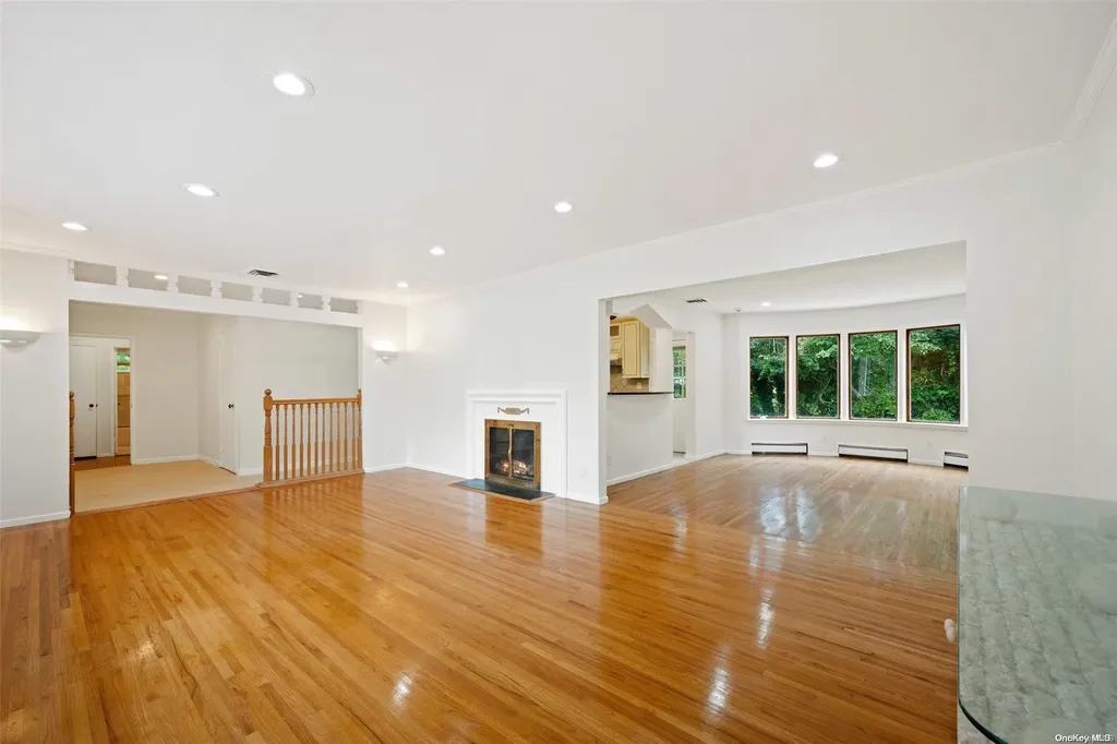170 Crabapple Road Manhasset NY 11030
